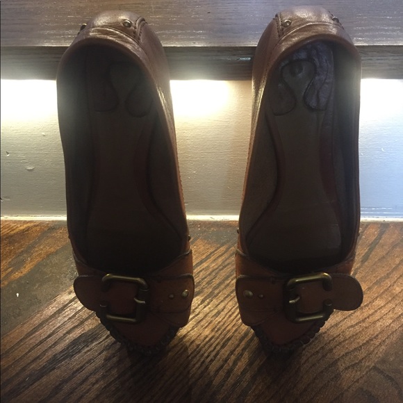 Sz. 6.5 Cognac Chloe Flats w/ Buckle - Picture 2 of 2